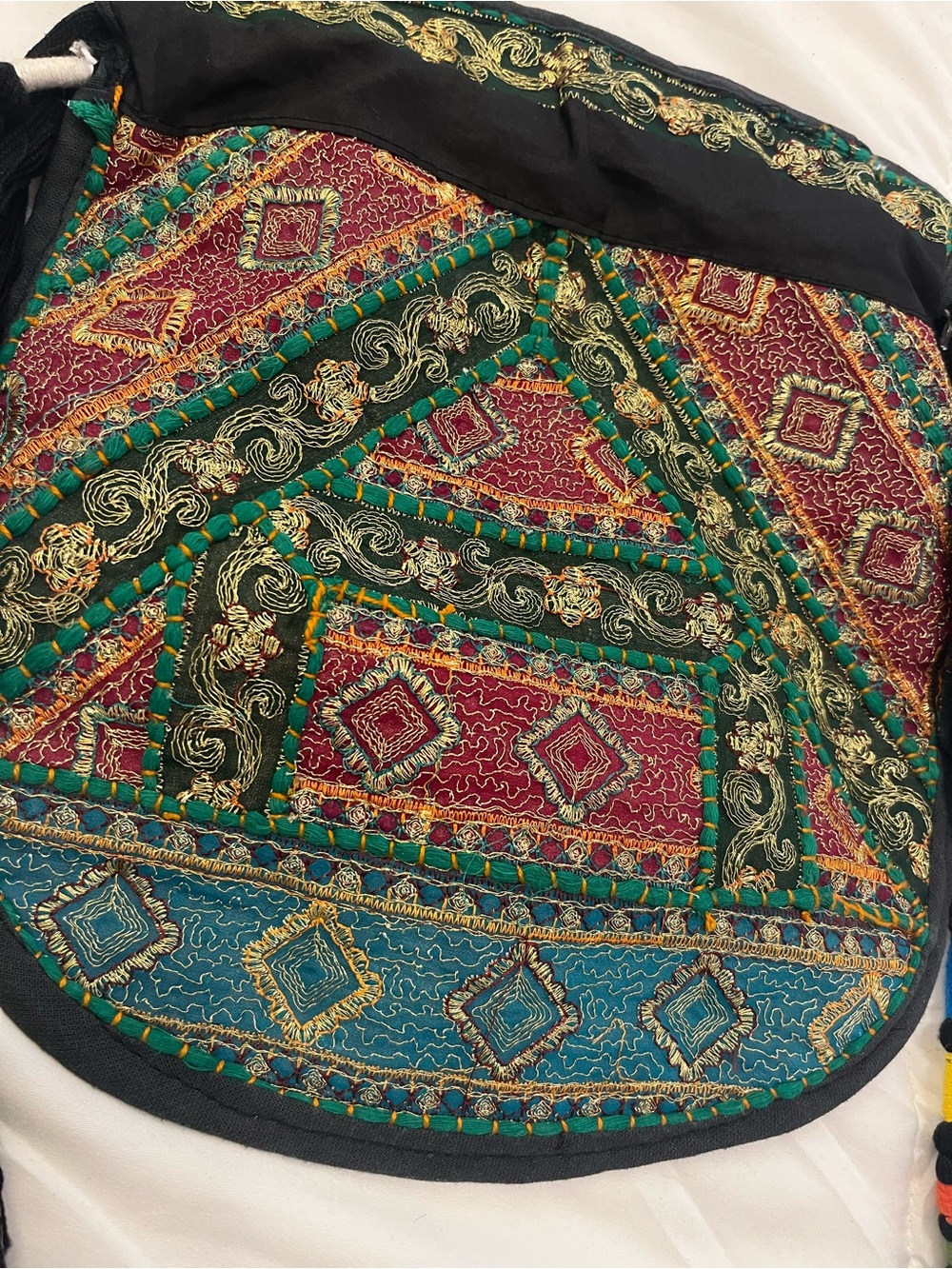 NWOT Handmade Embroidered Tassel Boho Bucket Bag - Picture 5 of 9